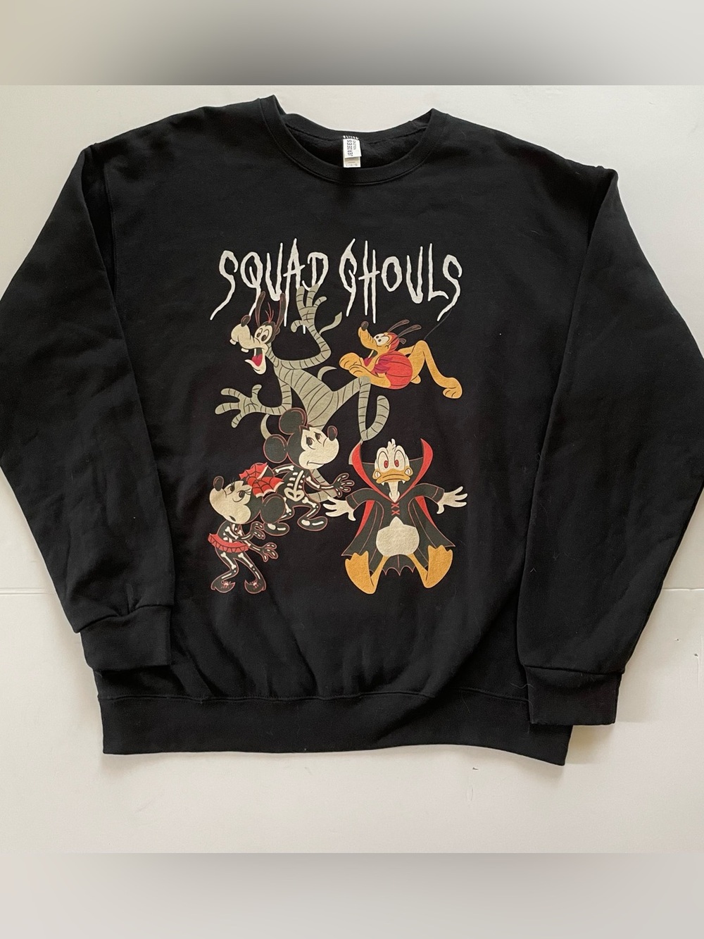 Disney Mickey Mouse & Friends Spooky Squad Ghouls sweatshirt Black Halloween L